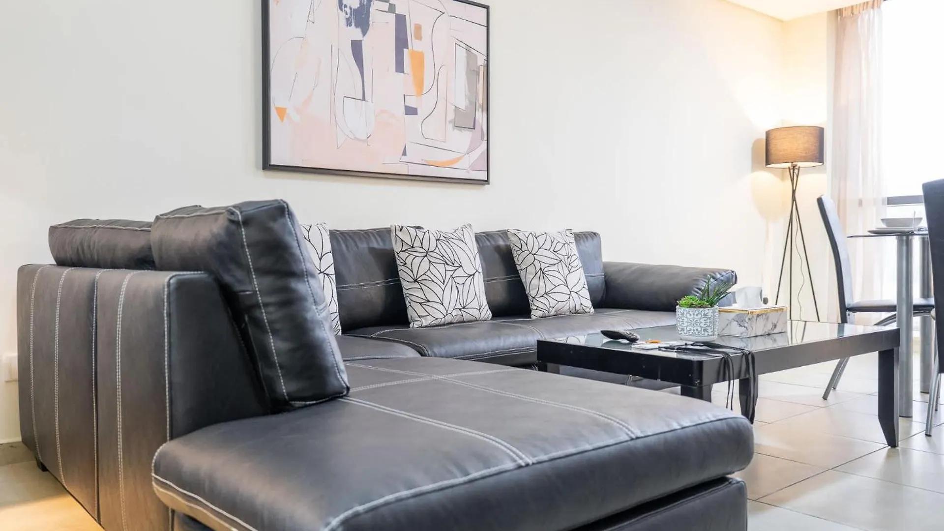 Amazing And Chic 1 Bedroom In Goldcrest Views 2 Dubai 0*,  United Arab Emirates