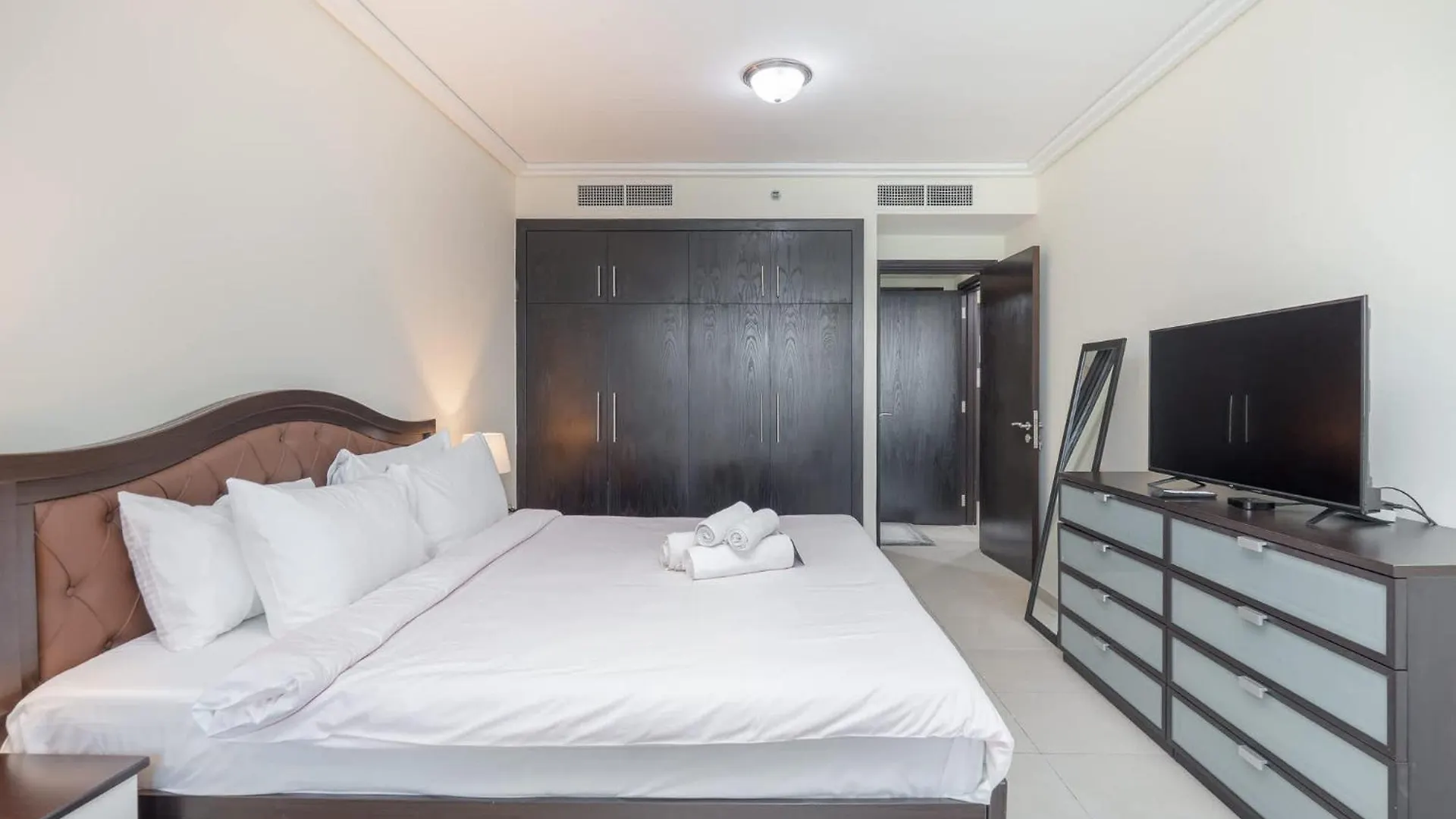 Amazing And Chic 1 Bedroom In Goldcrest Views 2 Dubai 0*,